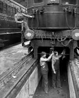 Women locomotive cleaners at work